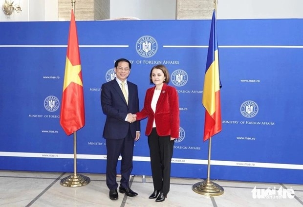 Vietnam boosts diplomatic relations with Romania and Hungary
